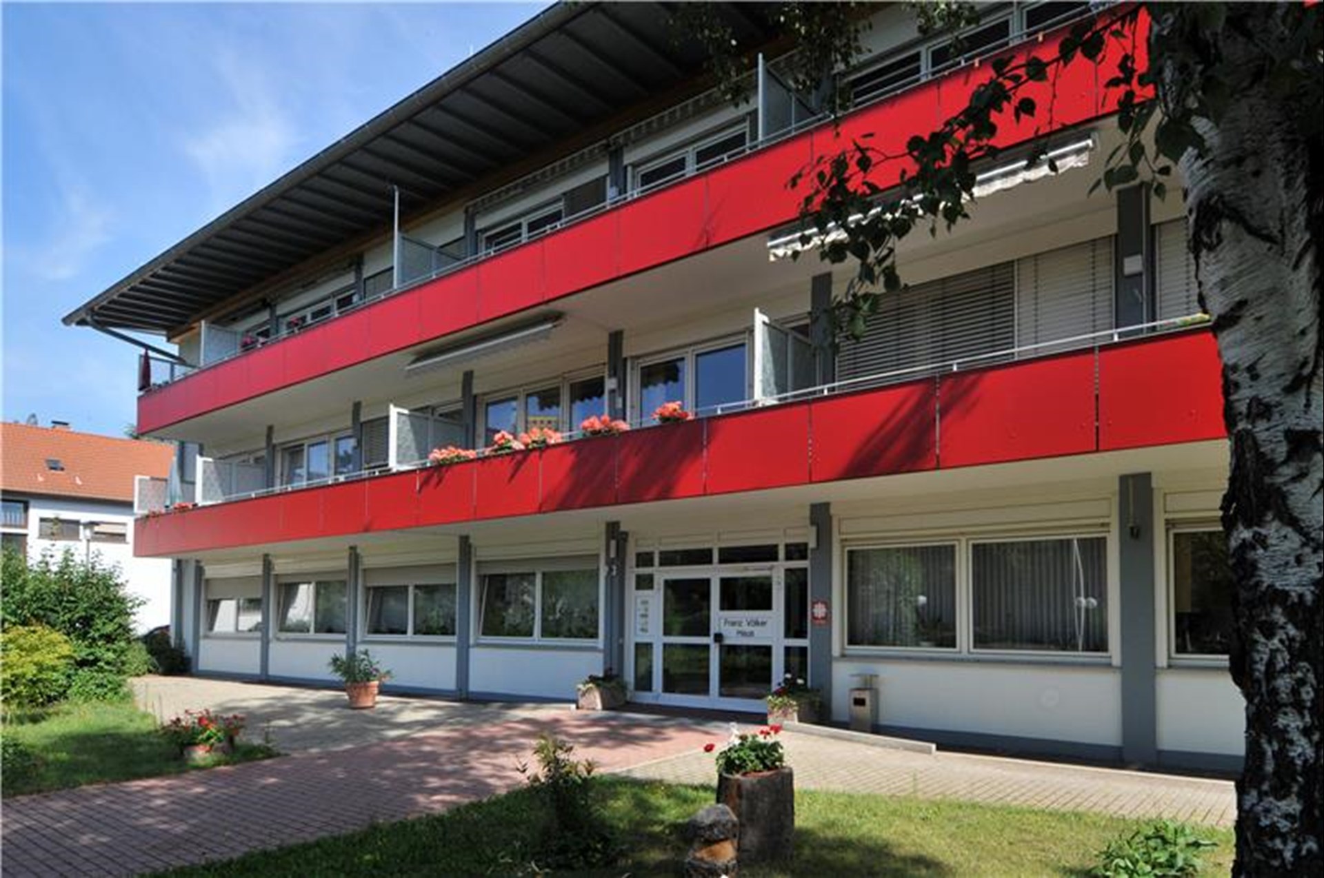 Blick auf das Franz-Völker-Haus von außen